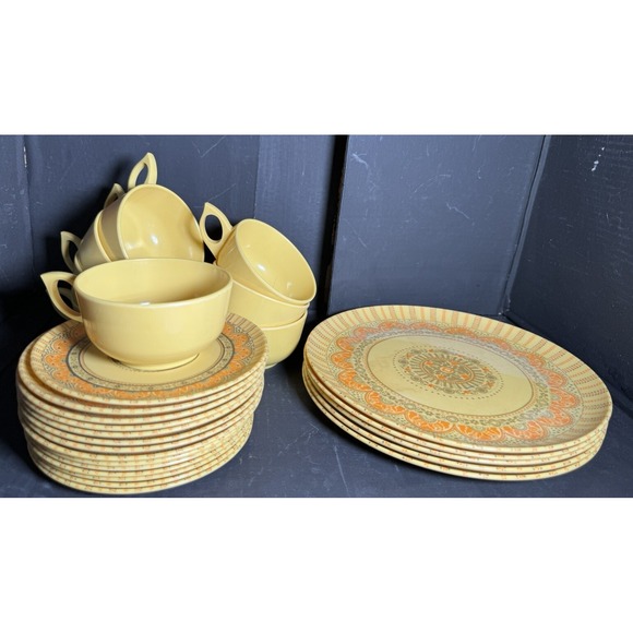 Laguna B Other - Lot Of 27 Vintage Laguna Melmac Floral Geometry Saucers Plates, No. 302